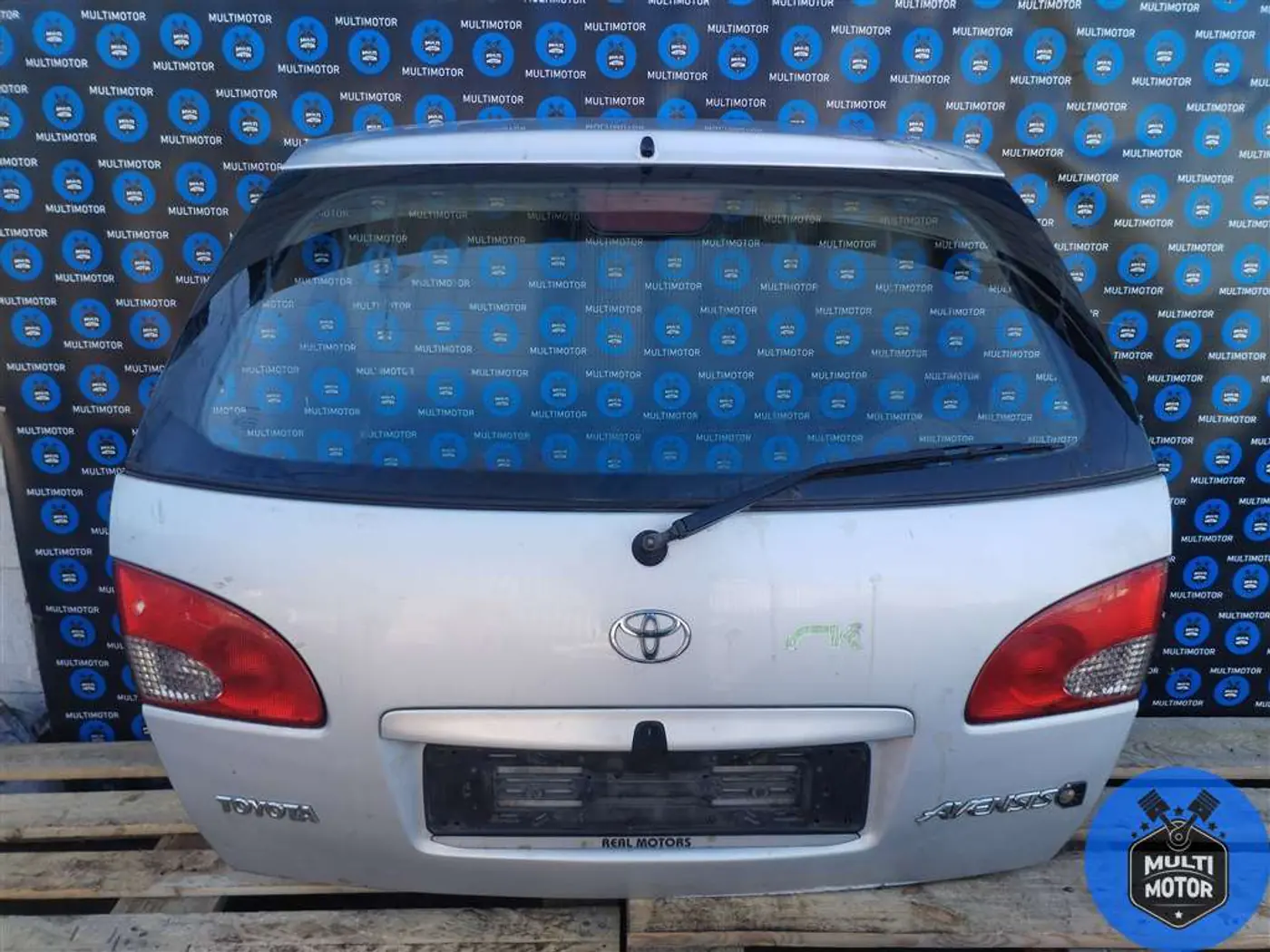 Щеткодержатель задний к Toyota Avensis 1999
