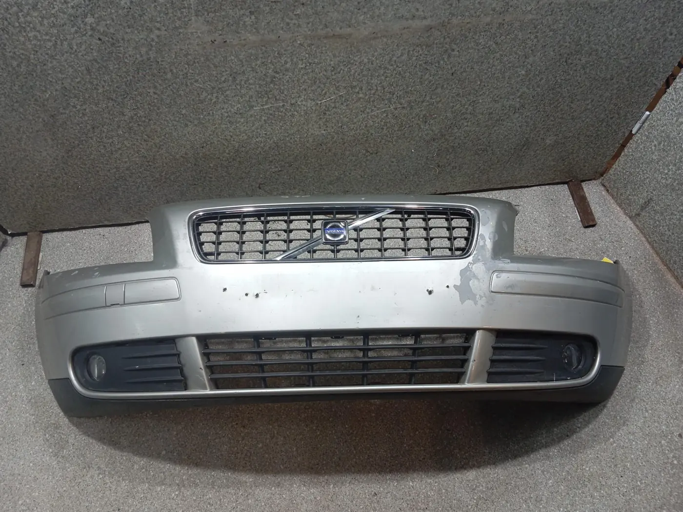 Бампер передний к Volvo S40 2005