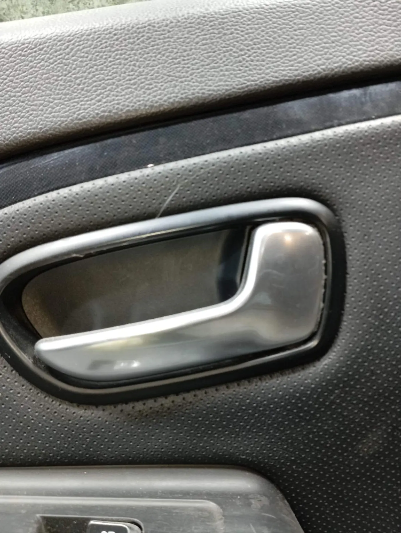 Ручка внутренняя двери к Kia Carens 2019