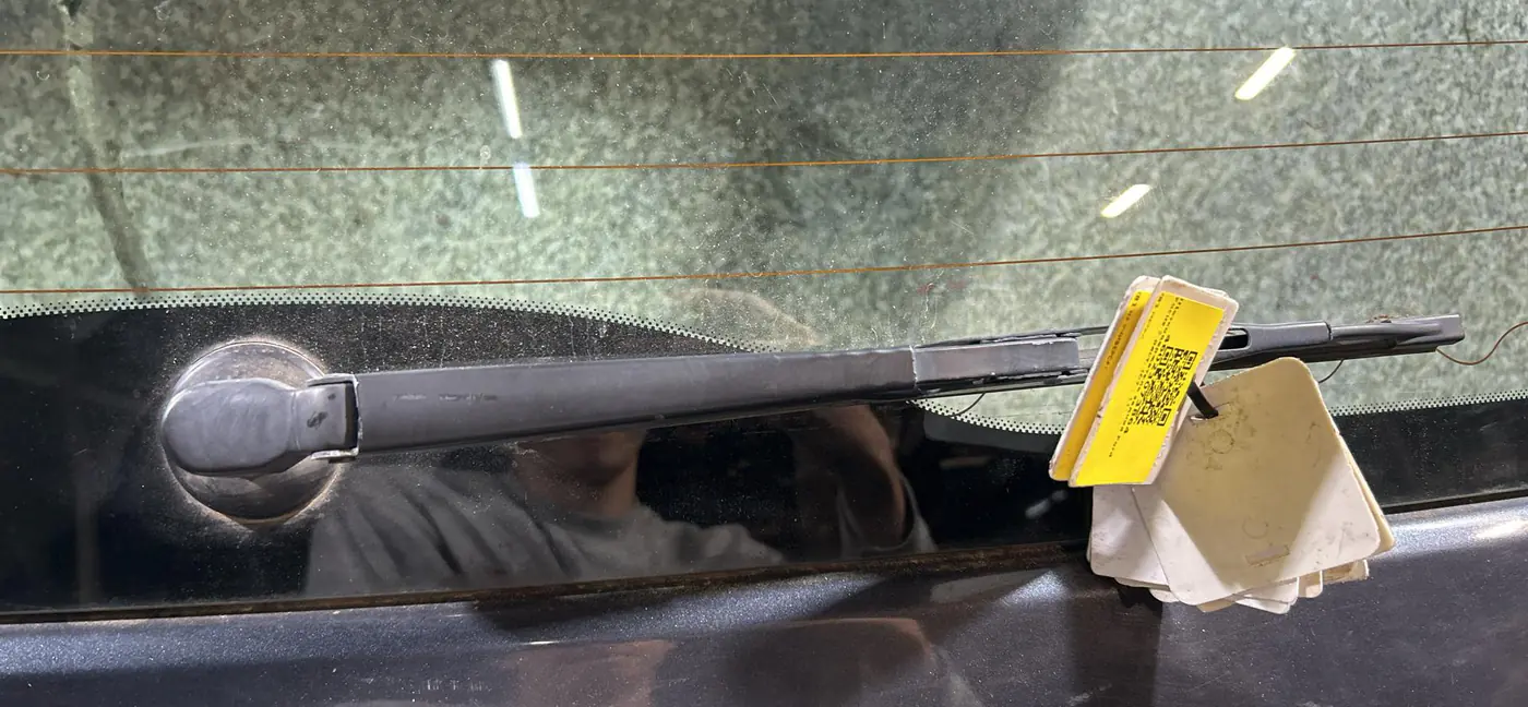 Щеткодержатель задний к Ford Focus 2009