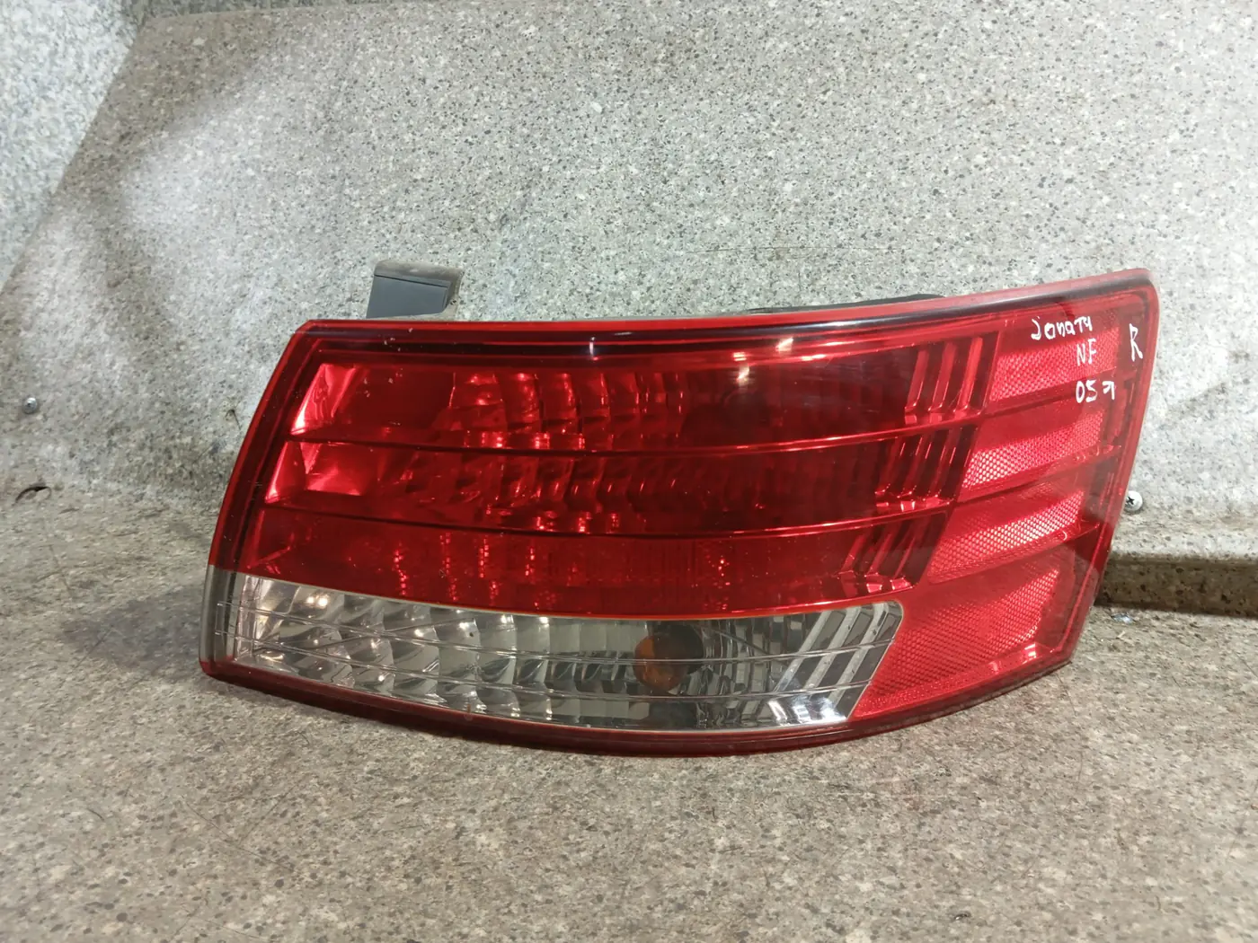 Фонарь задний правый к Hyundai Sonata 2006