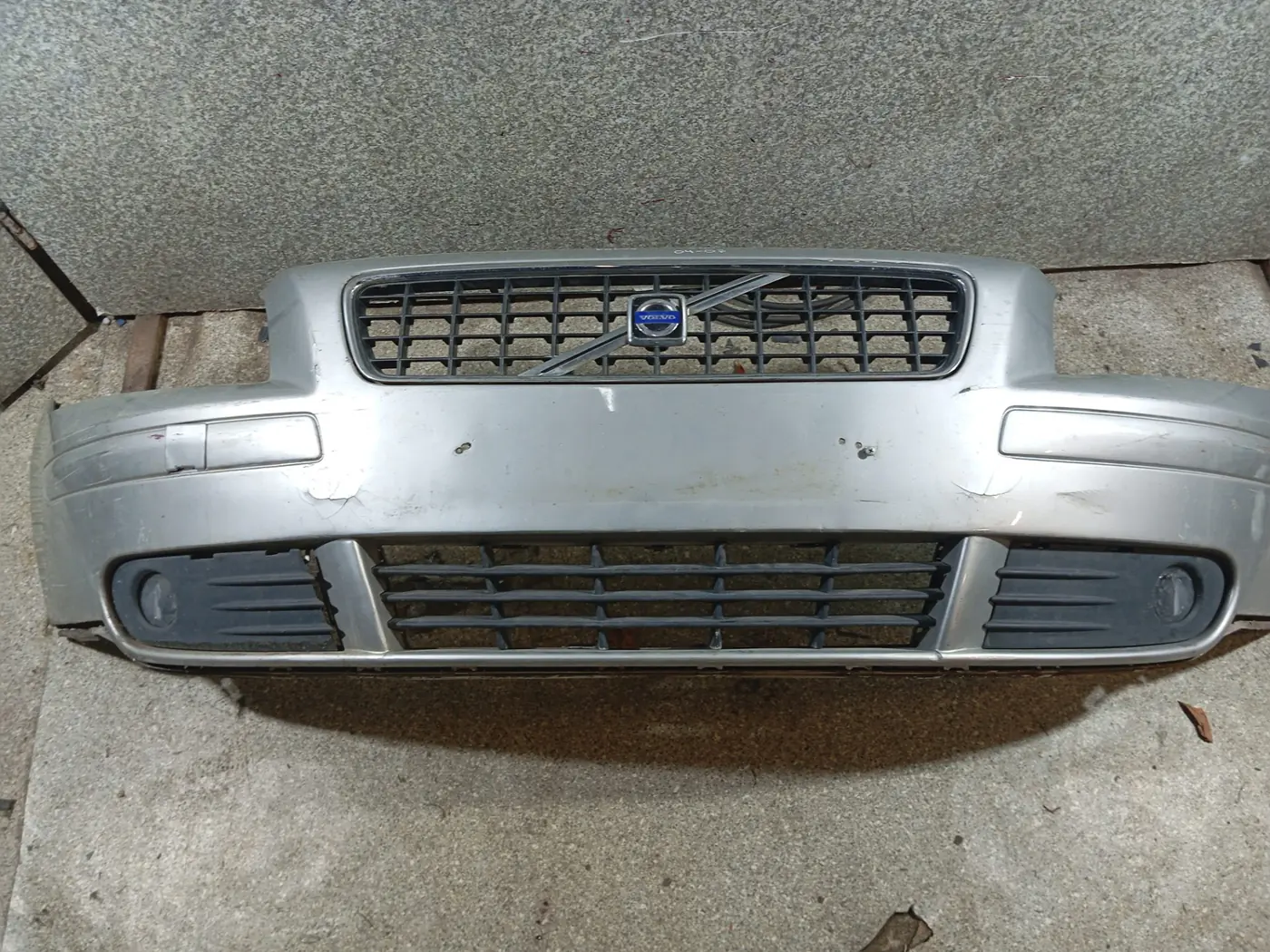 Бампер передний к Volvo S40 2005