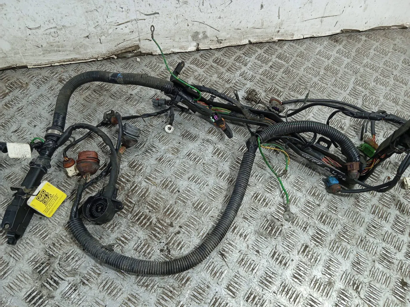 Проводка двигателя к Peugeot 406 1997