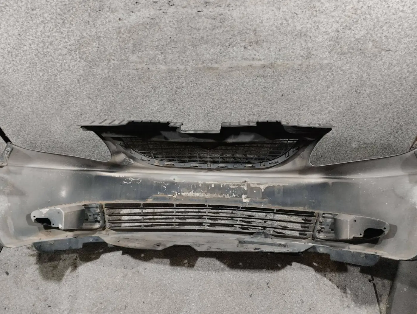 Бампер передний к Chrysler Voyager 2002