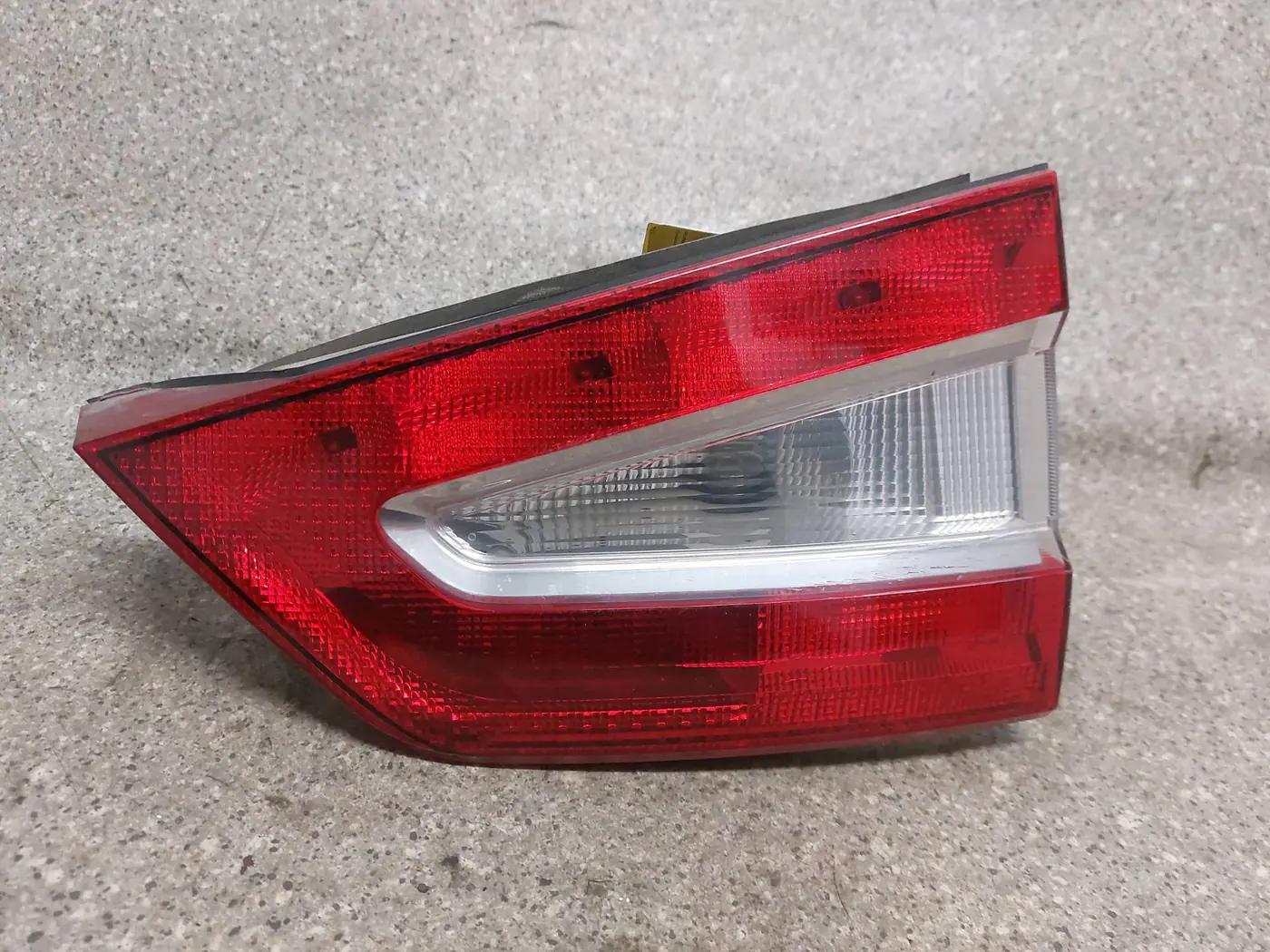 Фонарь крышки багажника правый к Ford Galaxy 2008