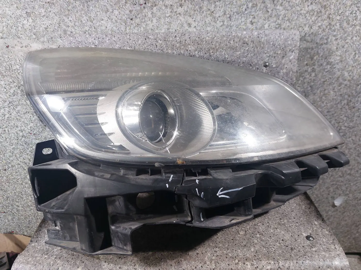 Фара правая к Renault Scenic 2008