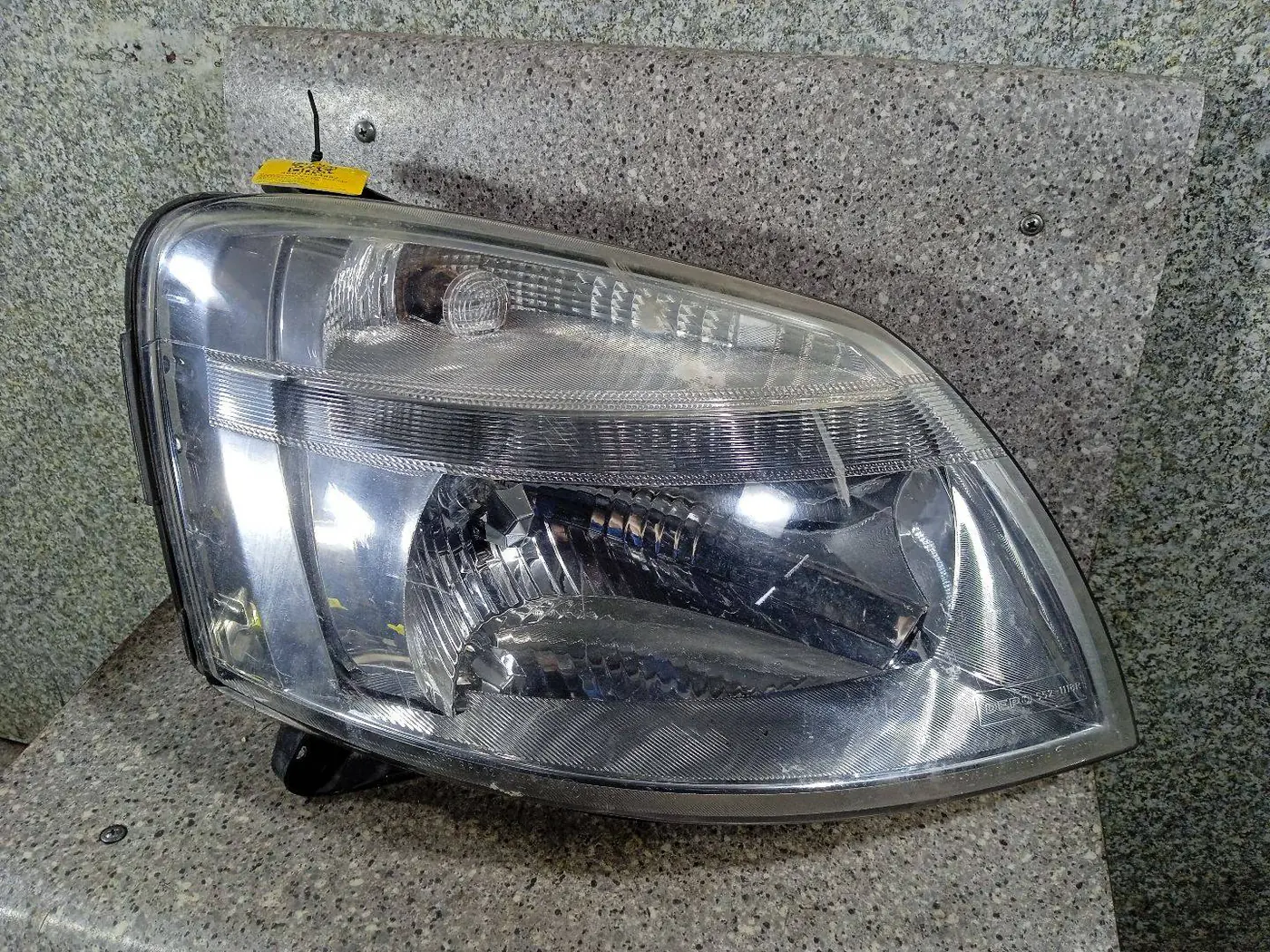 Фара правая к Citroen Berlingo 2009