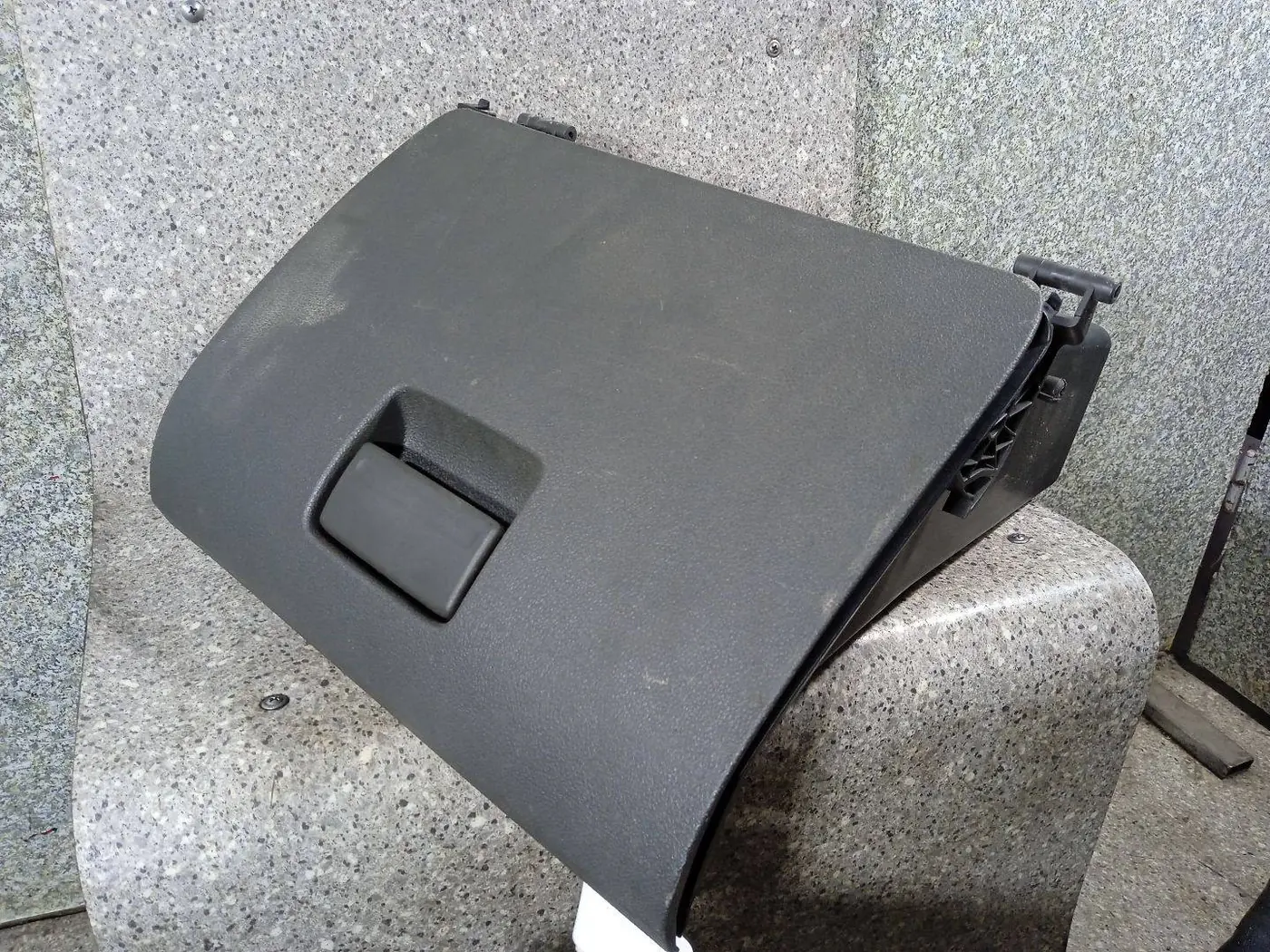 Бардачок к Ford Focus 2006