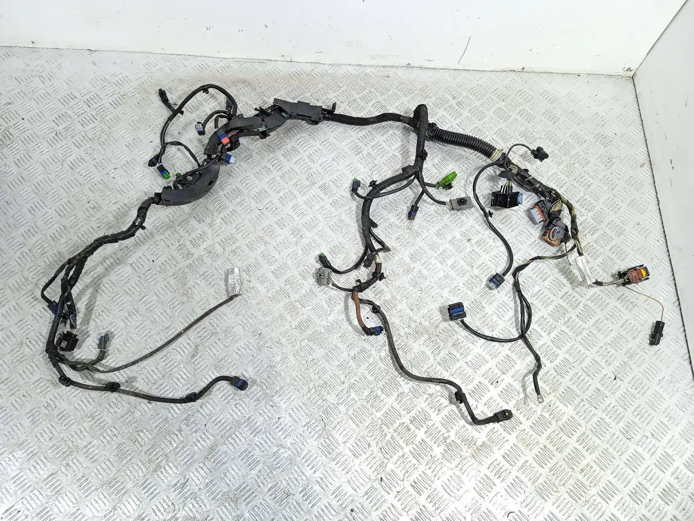 Проводка двигателя к Citroen A6 2012