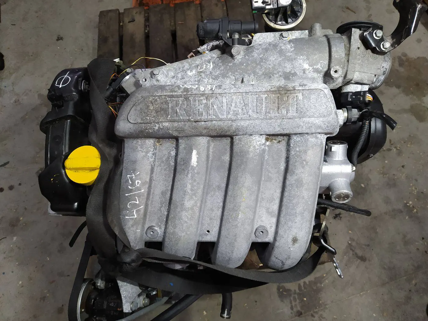 Двигатель к Renault Megane 2001