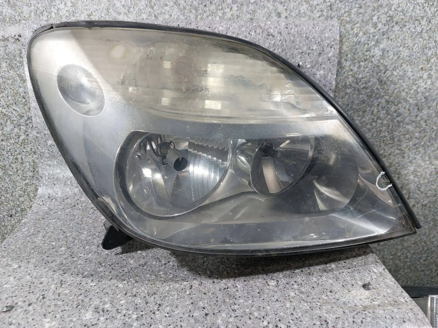 Фара правая к Renault Scenic 2001