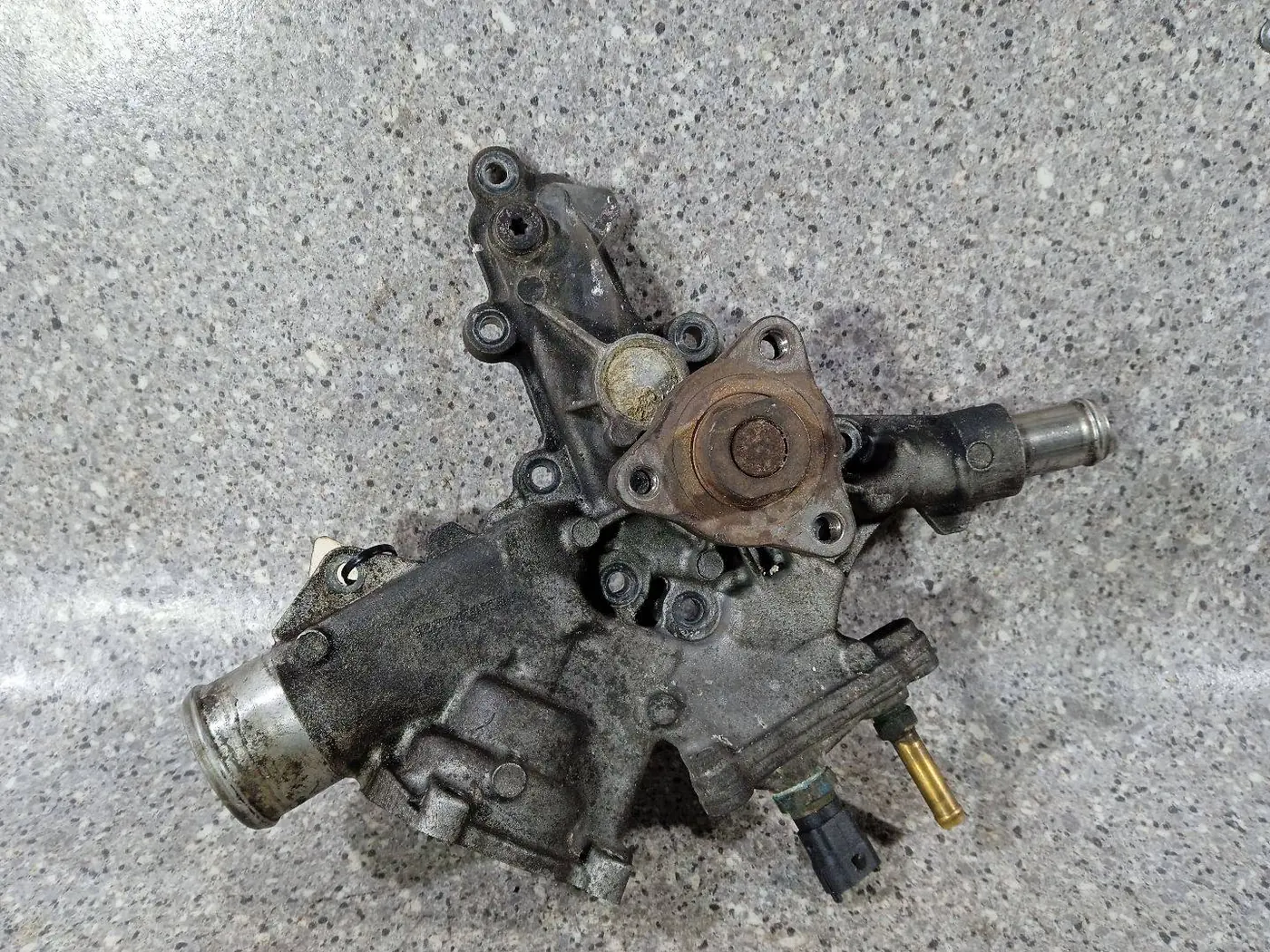 Помпа к Opel Corsa 2005