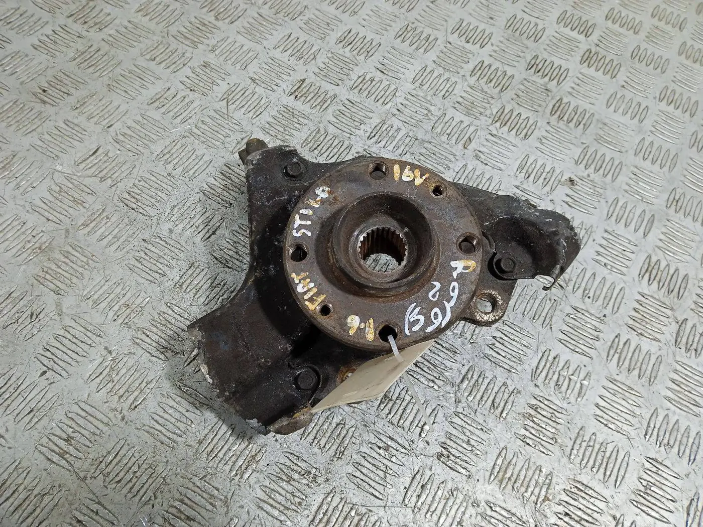 Ступица передняя правая к Fiat Stilo 2003