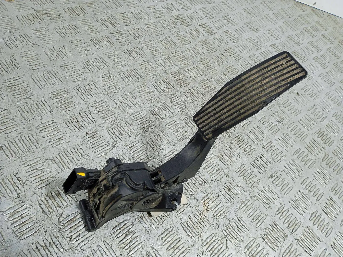 Педаль газа к Chevrolet Cruze 2010