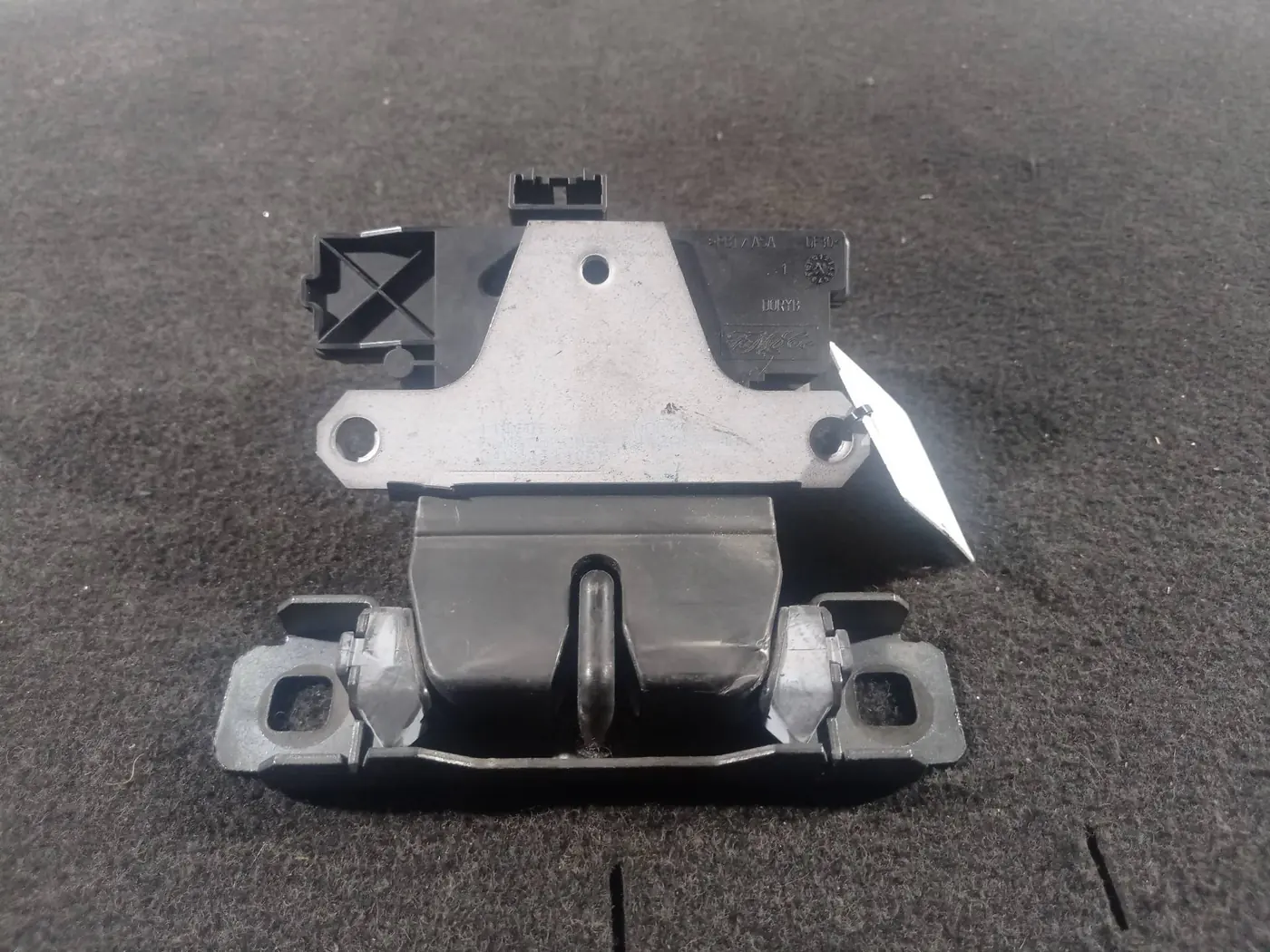 Замок багажника к Ford Focus 2006