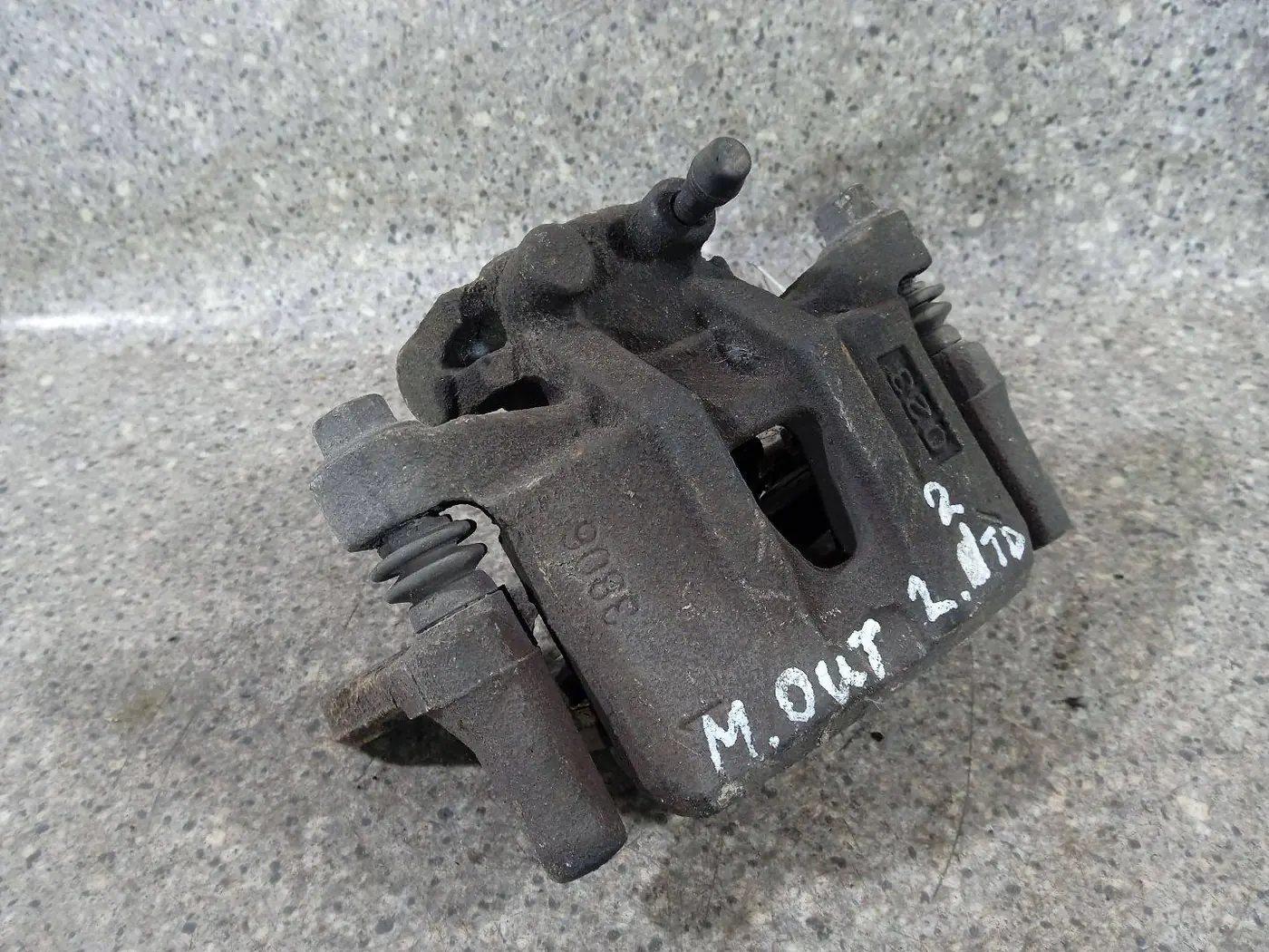 Суппорт задний правый к Mitsubishi Outlander 2011