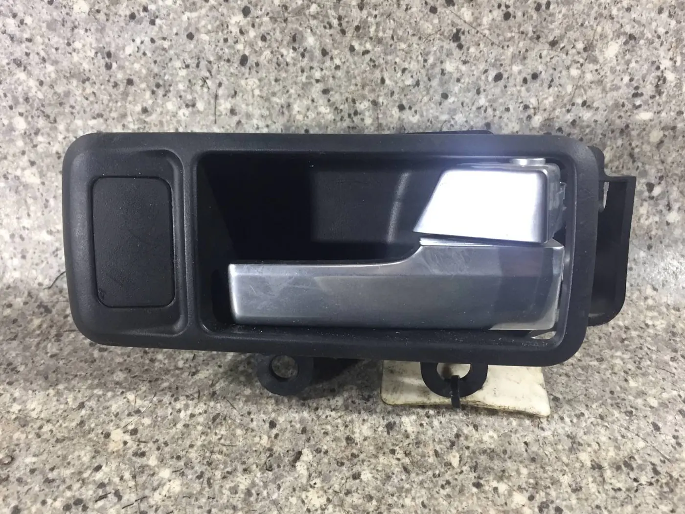 Ручка внутренняя задняя правая к Ford Focus 2008