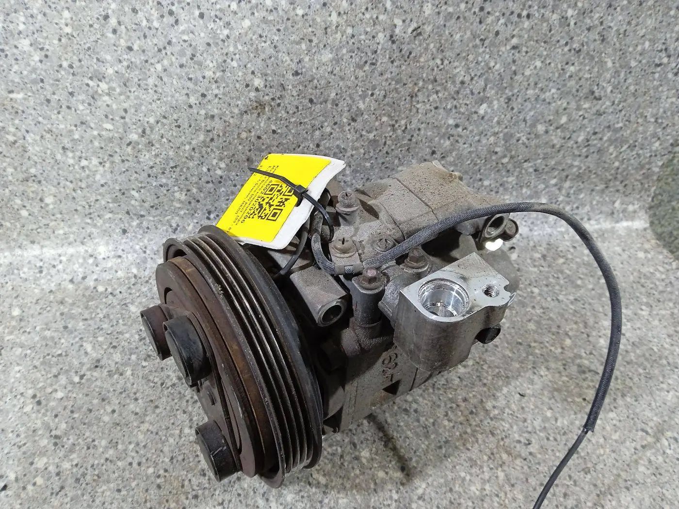 Компрессор кондиционера к Mazda Demio 2001