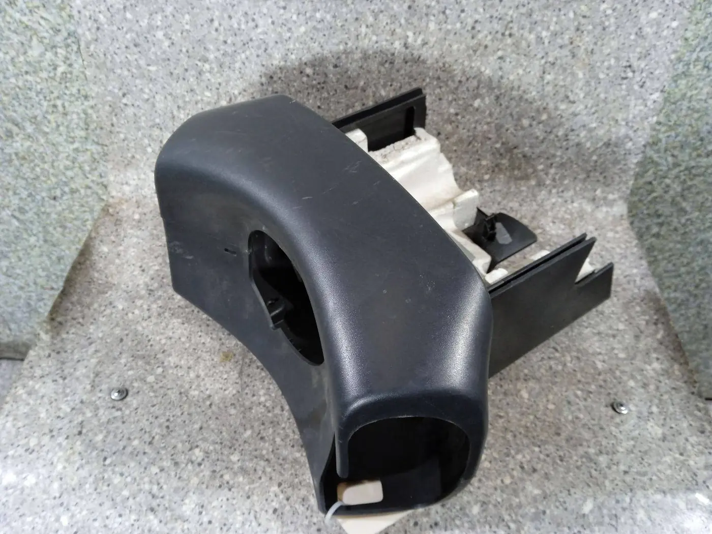 Кожух рулевой колонки к Renault Megane 2004