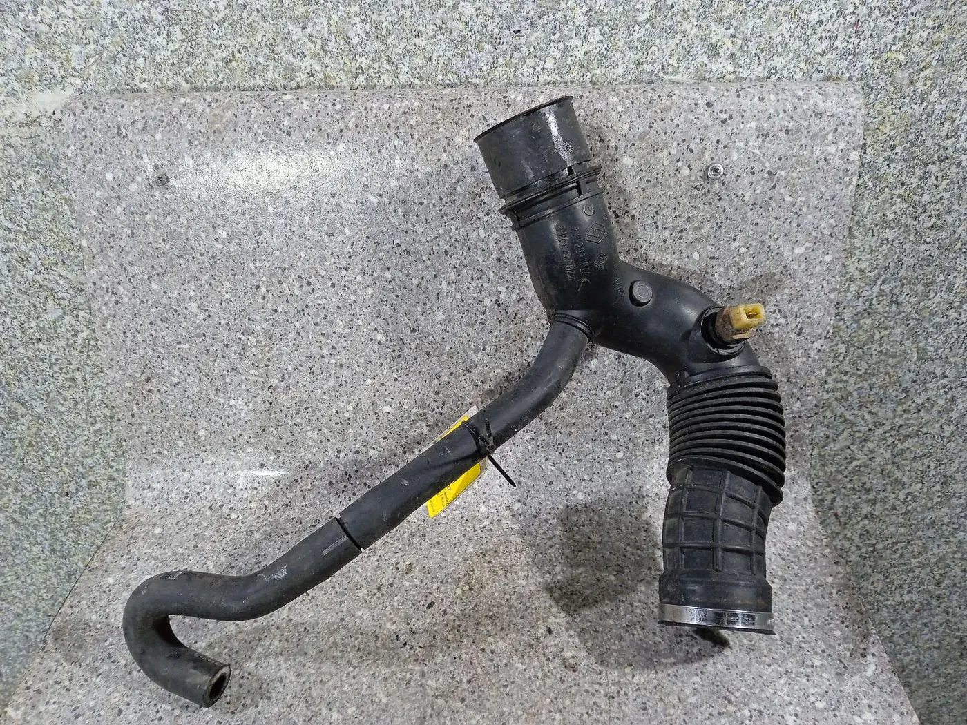 Патрубок к Renault Megane 1998