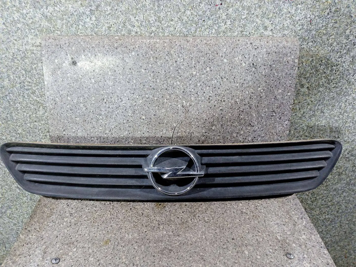 Решетка капота к Opel Astra 2001