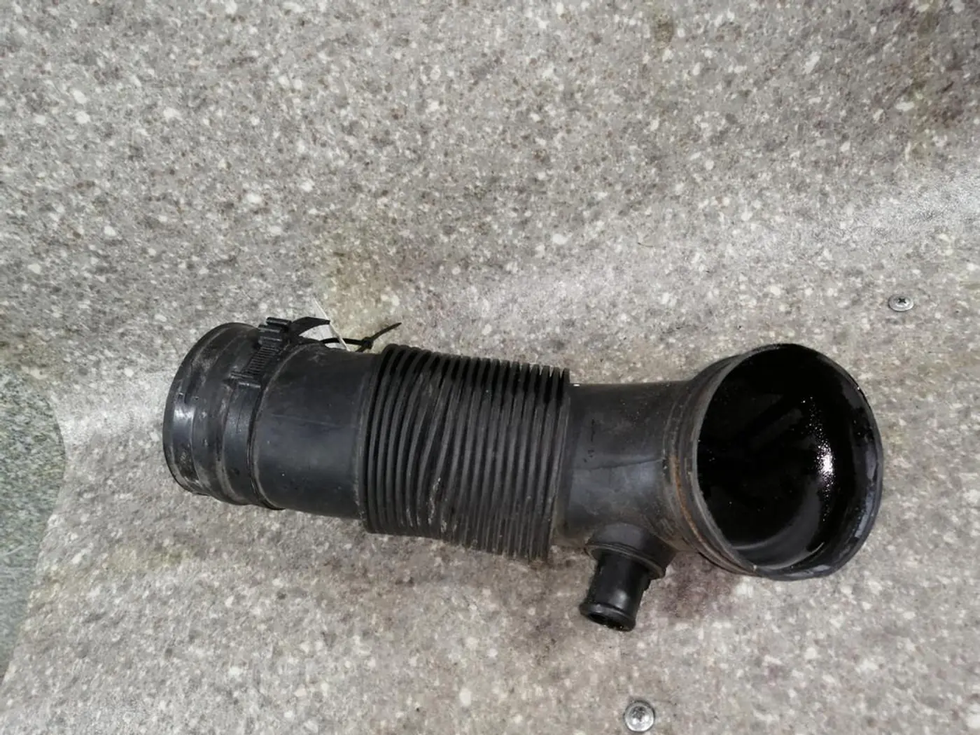 Патрубок к Alfa Romeo 147 2005