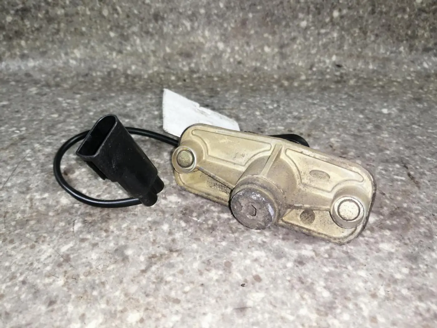 Замок багажника к Ford Mondeo 2004