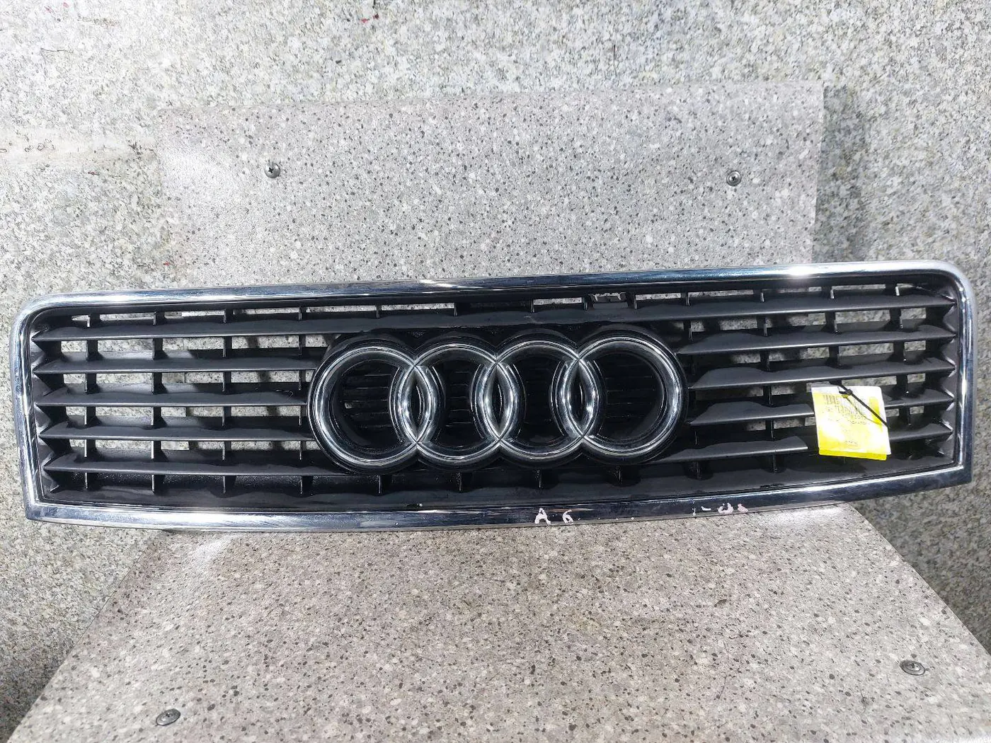 Решетка радиатора к Audi A6 2003
