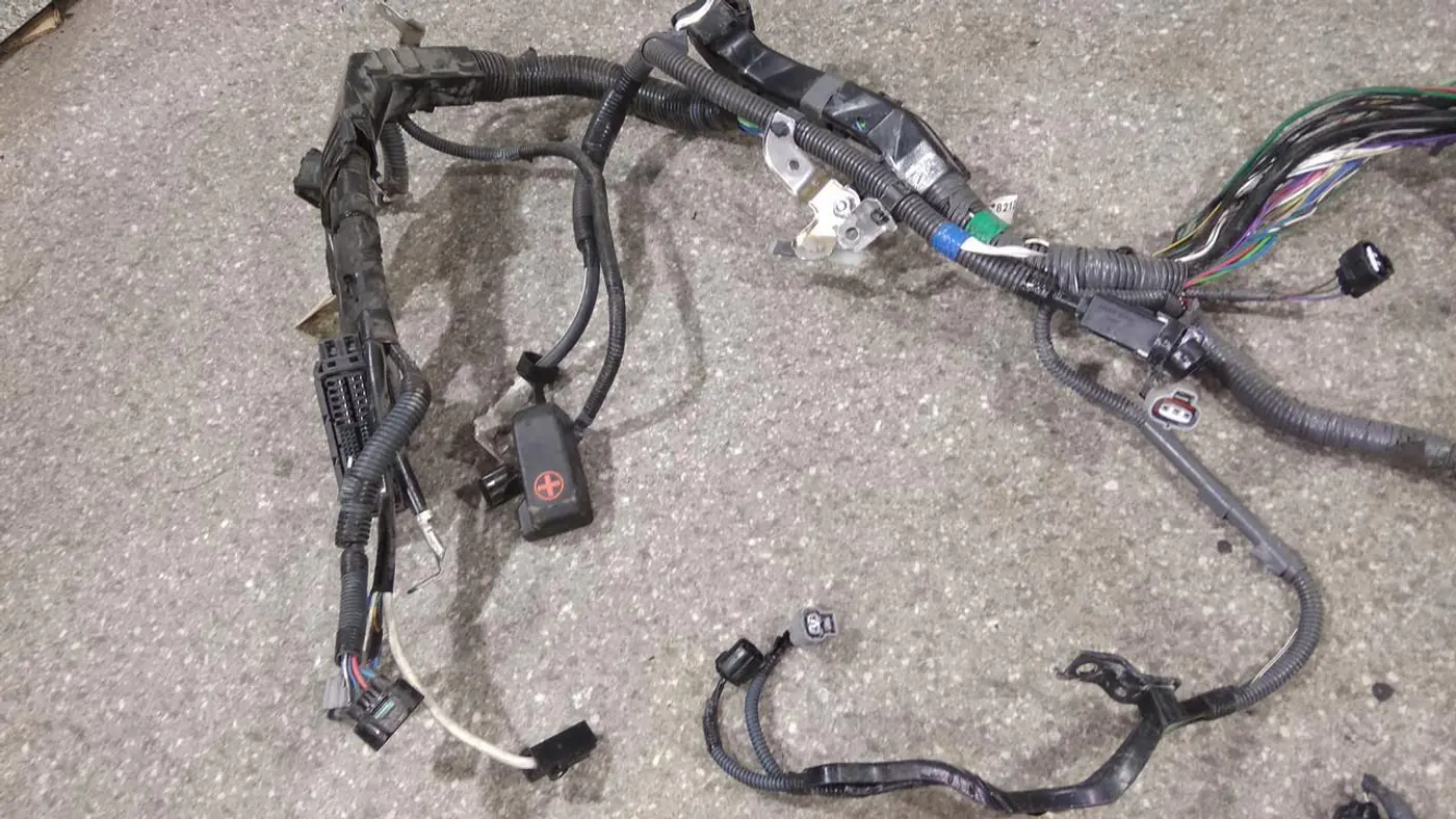 Проводка двигателя к Toyota RAV 4 2014