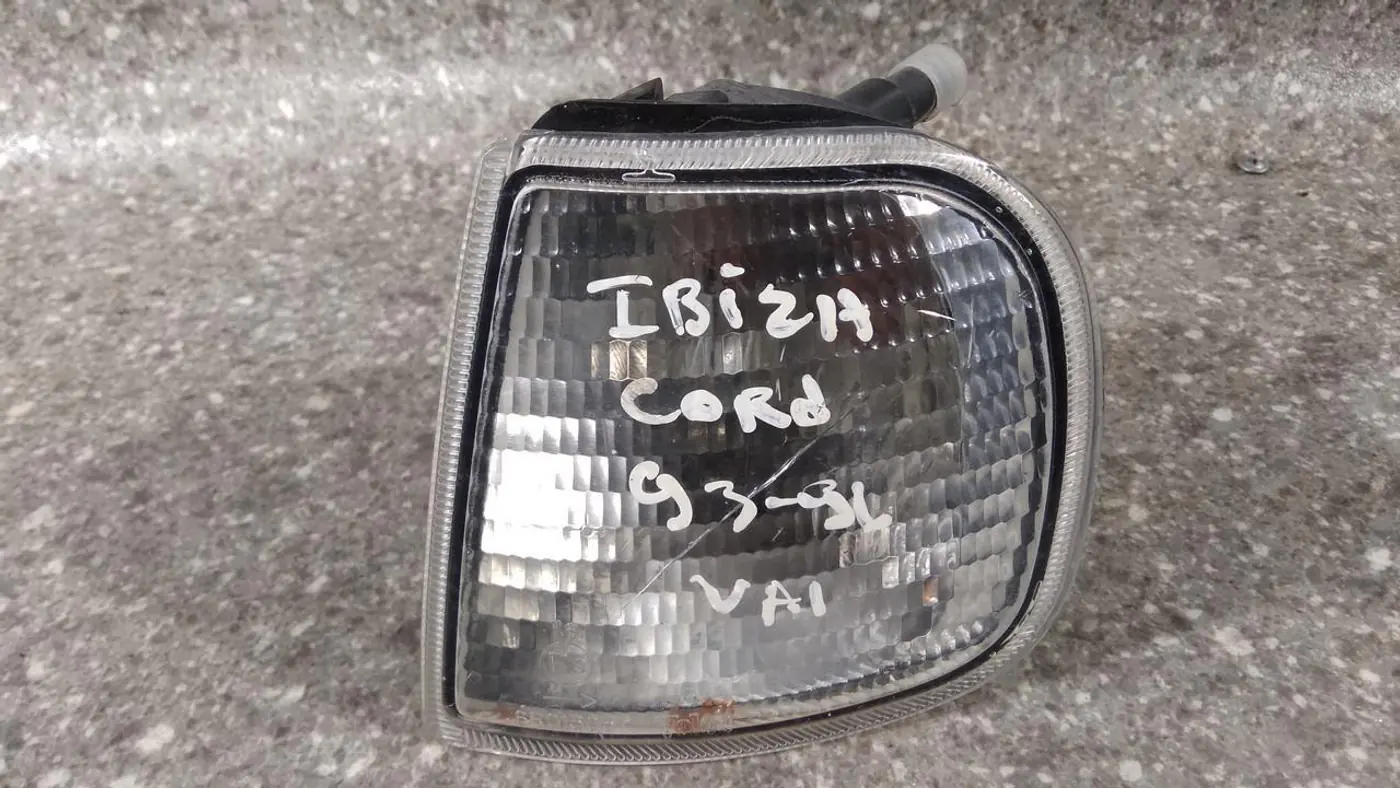 Поворотник левый к SEAT Ibiza 1995
