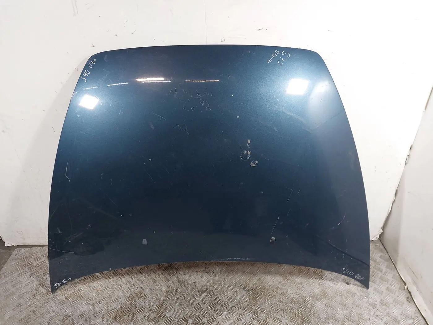 Капот к Volvo S40 2005