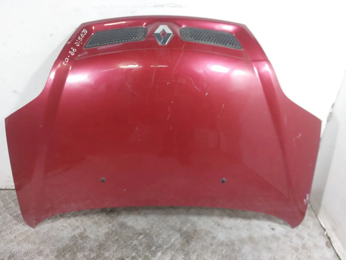 Капот к Renault Scenic 2001