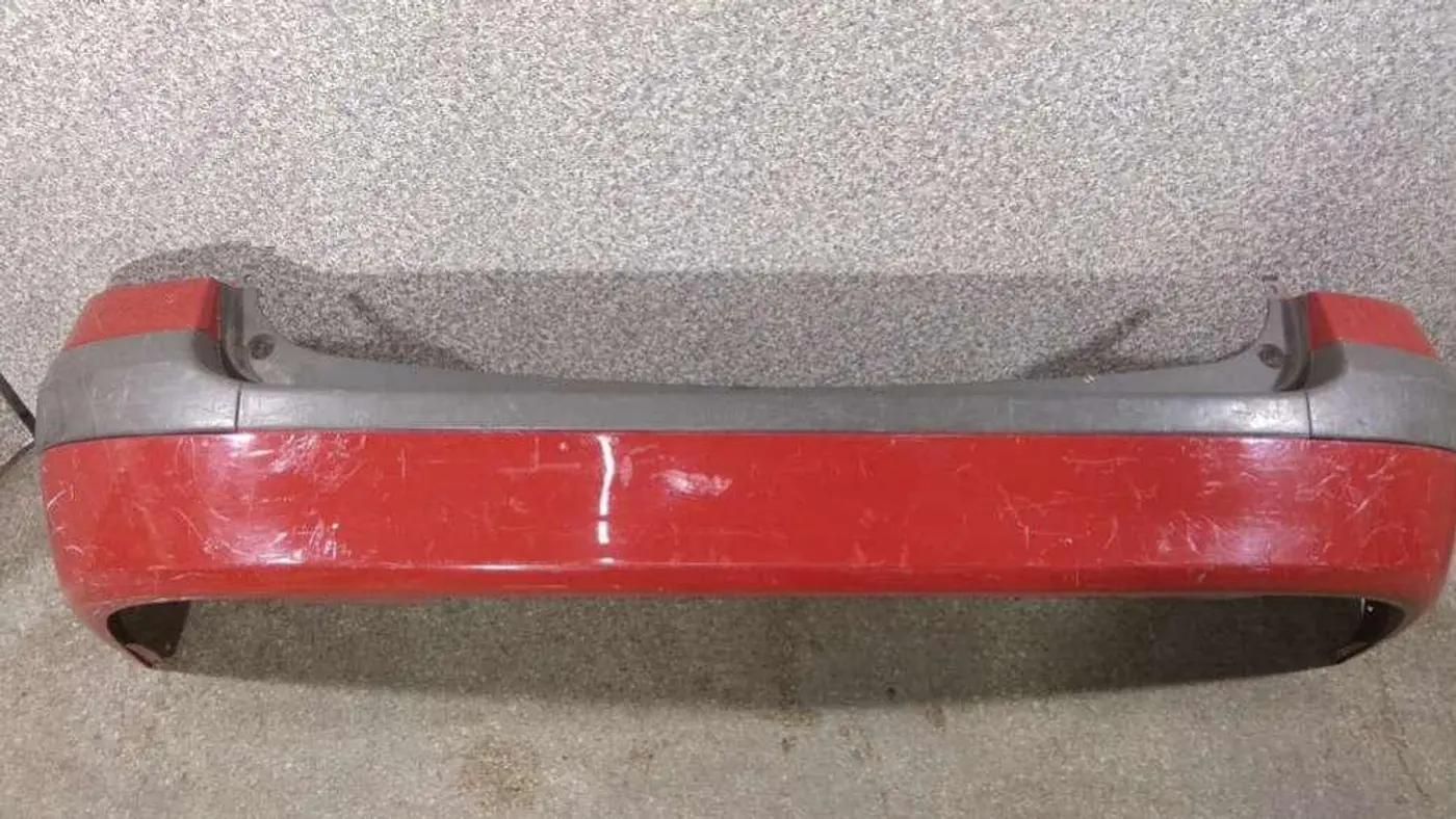 Бампер задний к Mazda Premacy 2000