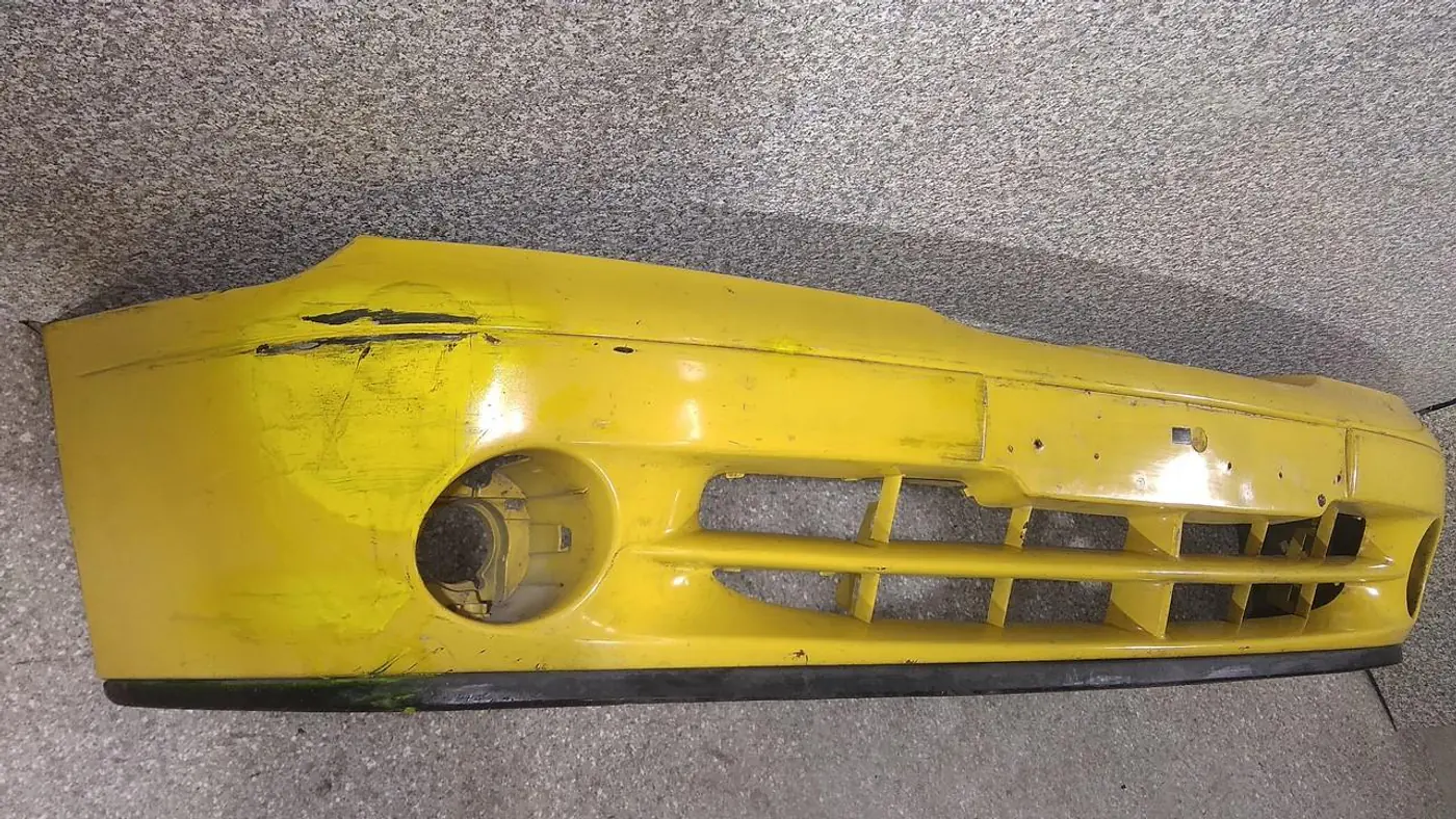 Бампер передний к Renault Megane 1997
