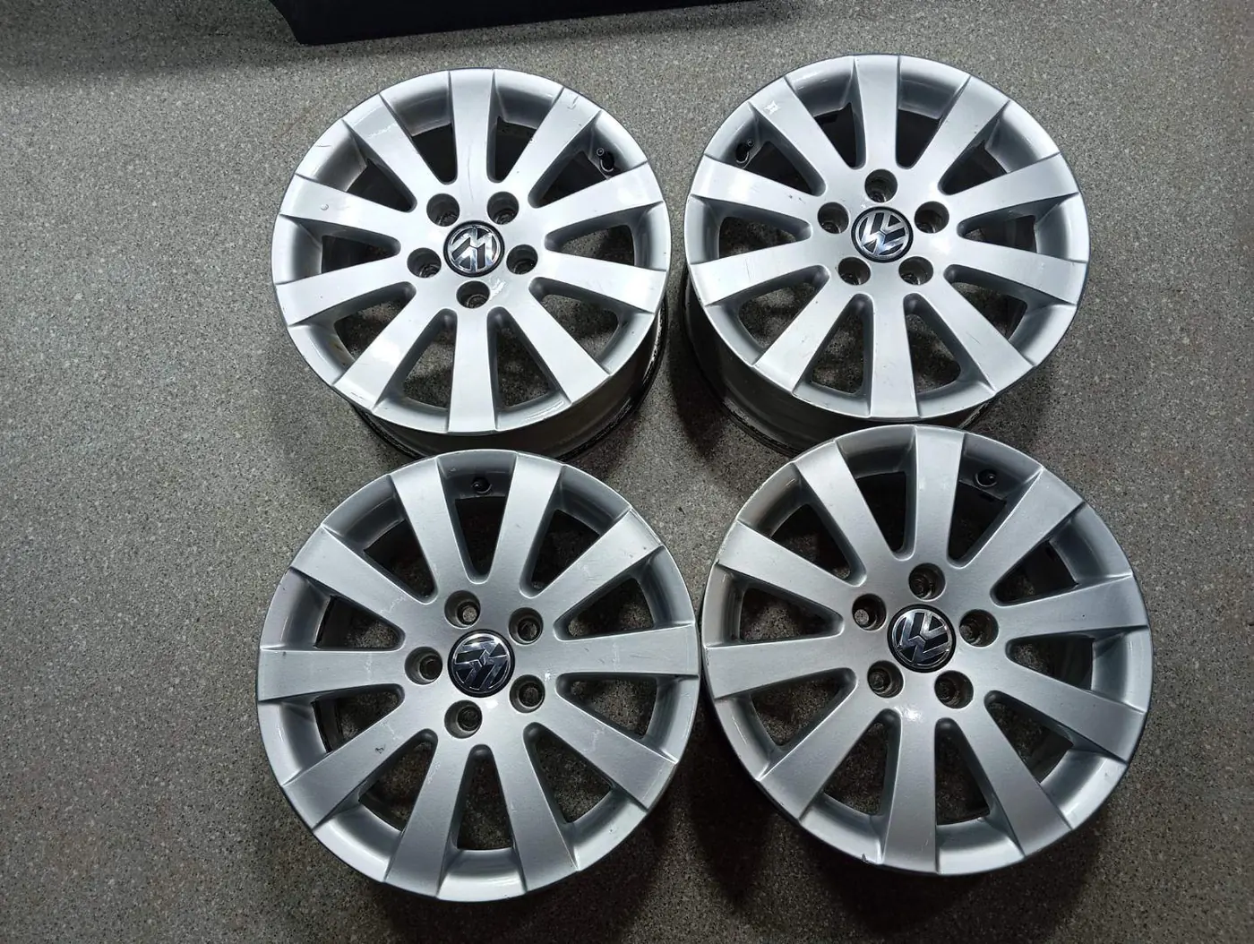 Диск литой к Volkswagen Passat 2008