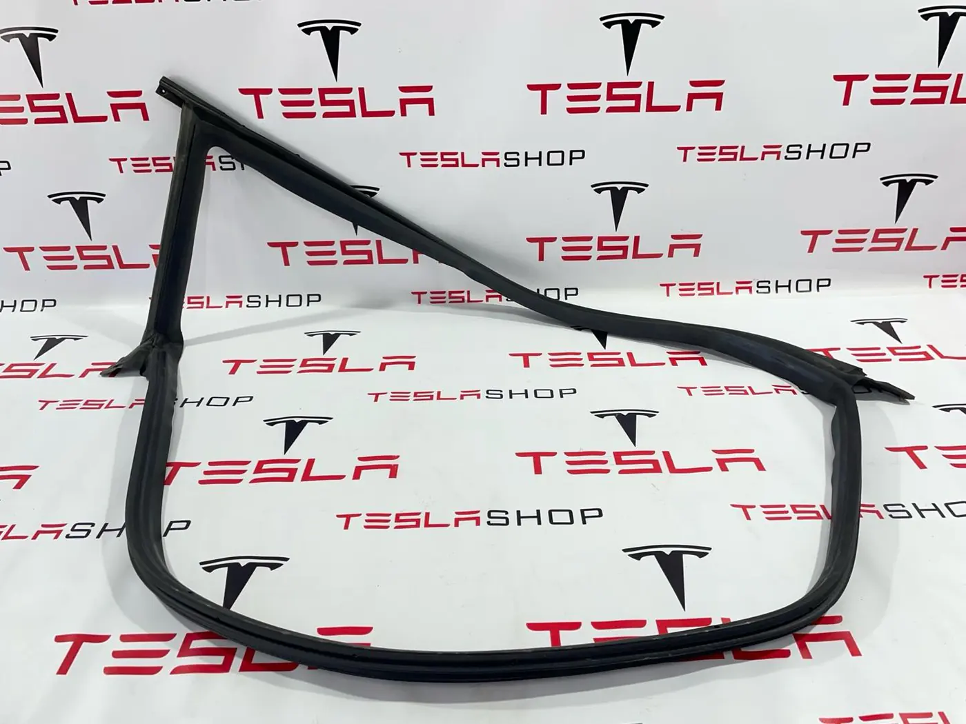 Уплотнитель к Tesla Model 3 2019