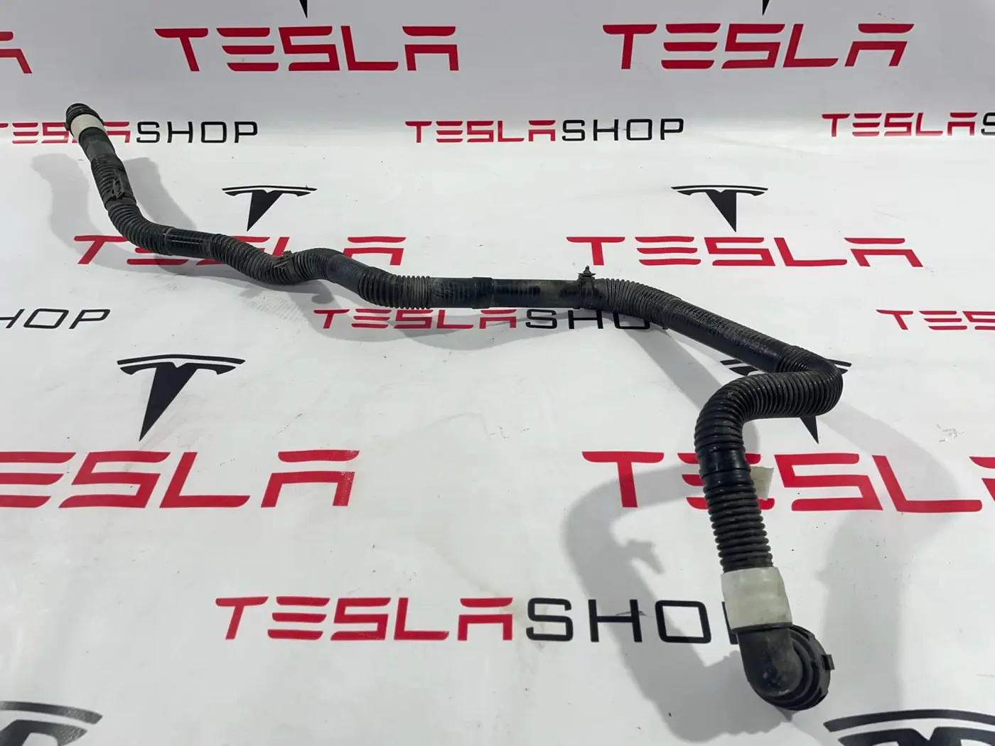 Патрубок радиатора к Tesla Model 3 2019