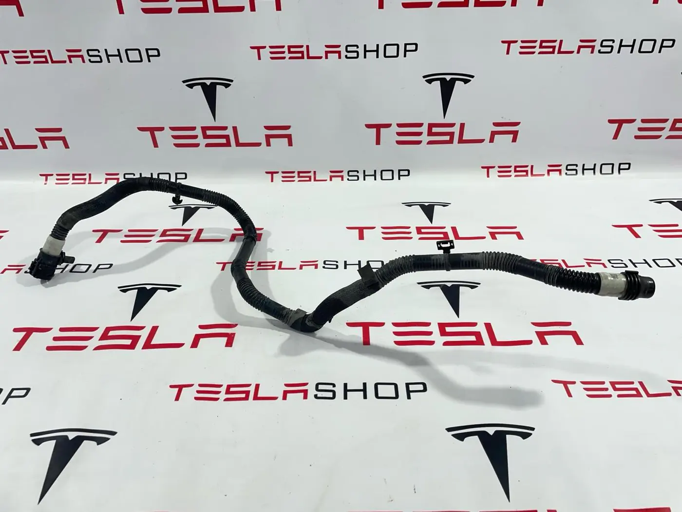 Патрубок радиатора к Tesla Model 3 2019