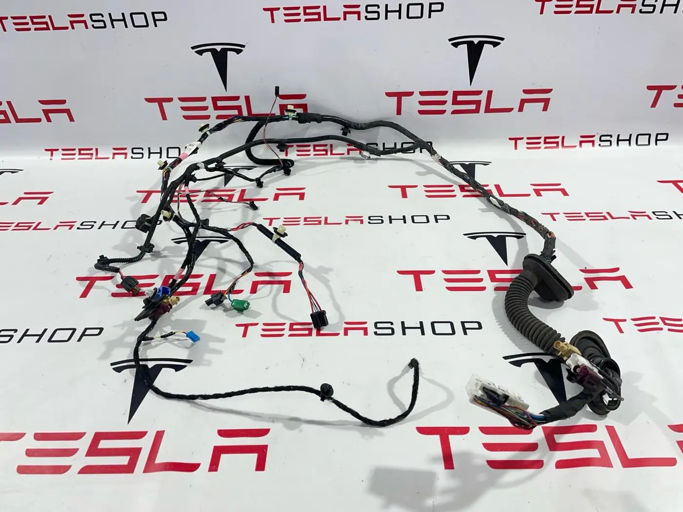Проводка двери к Tesla Model 3 2019