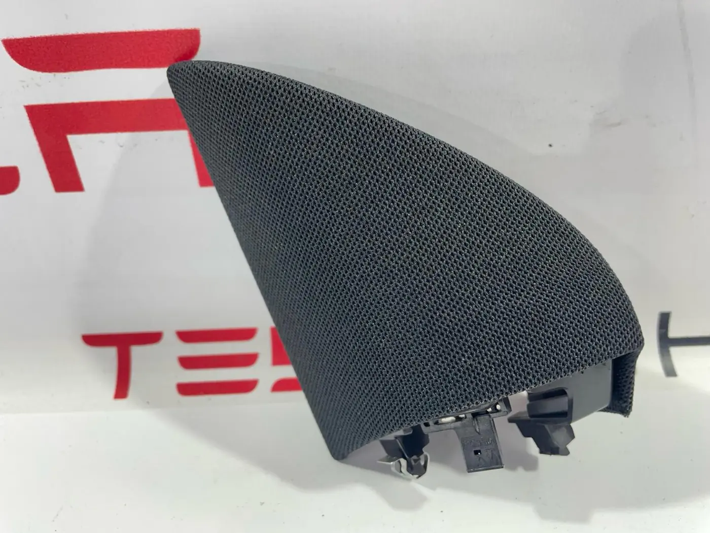 Сетка для динамика к Tesla Model Y 2021