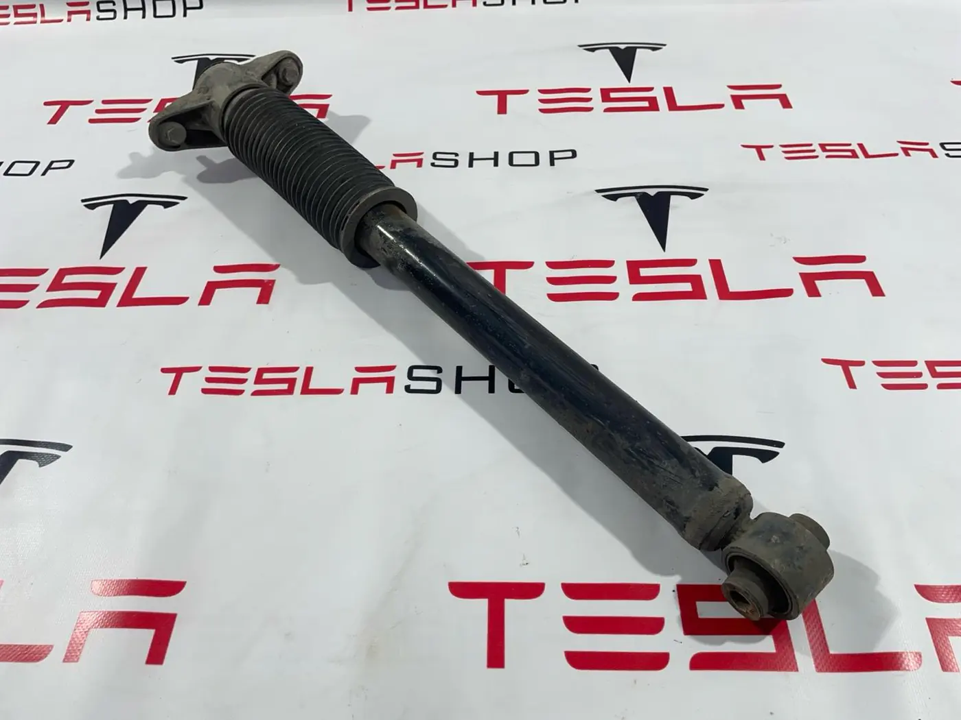 Амортизатор задний к Tesla Model 3 2019