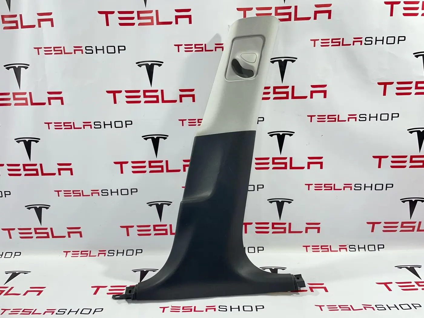 Обшивка стойки к Tesla Model 3 2019