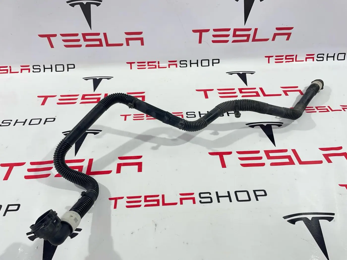 Патрубок радиатора к Tesla Model 3 2019