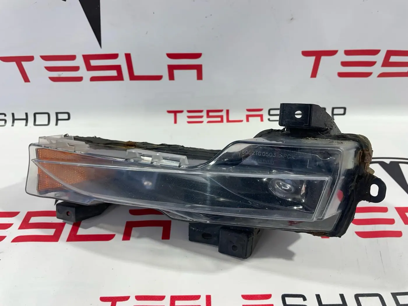 Фара противотуманная левая к Tesla Model 3 2019