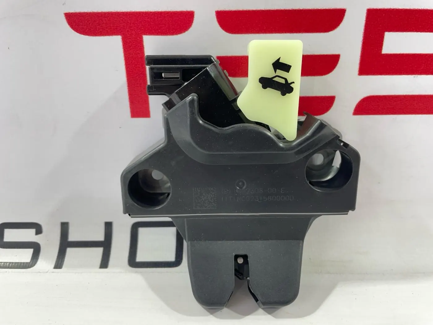 Замок багажника к Tesla Model 3 2019