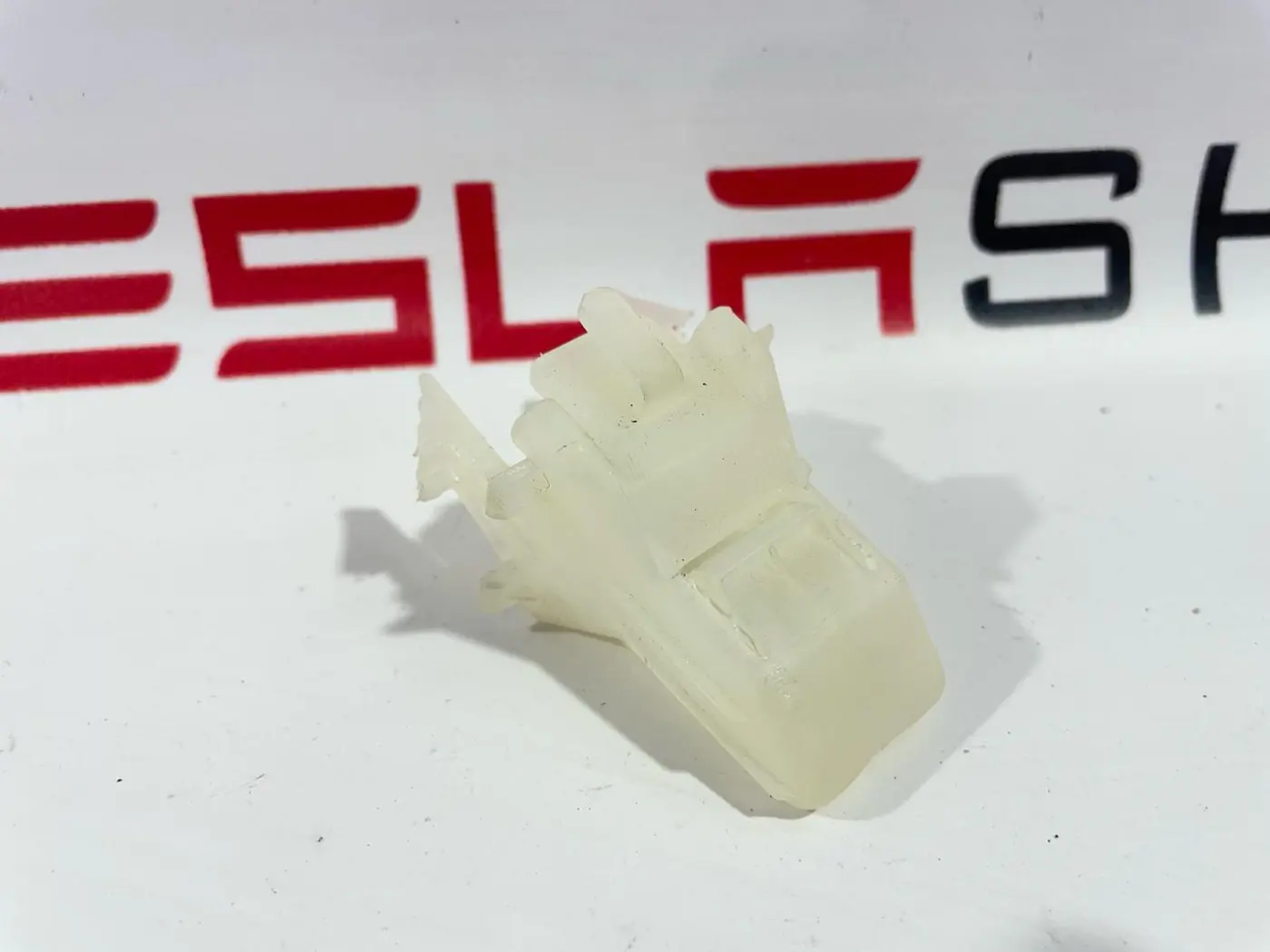 Клипса к Tesla Model 3 2019