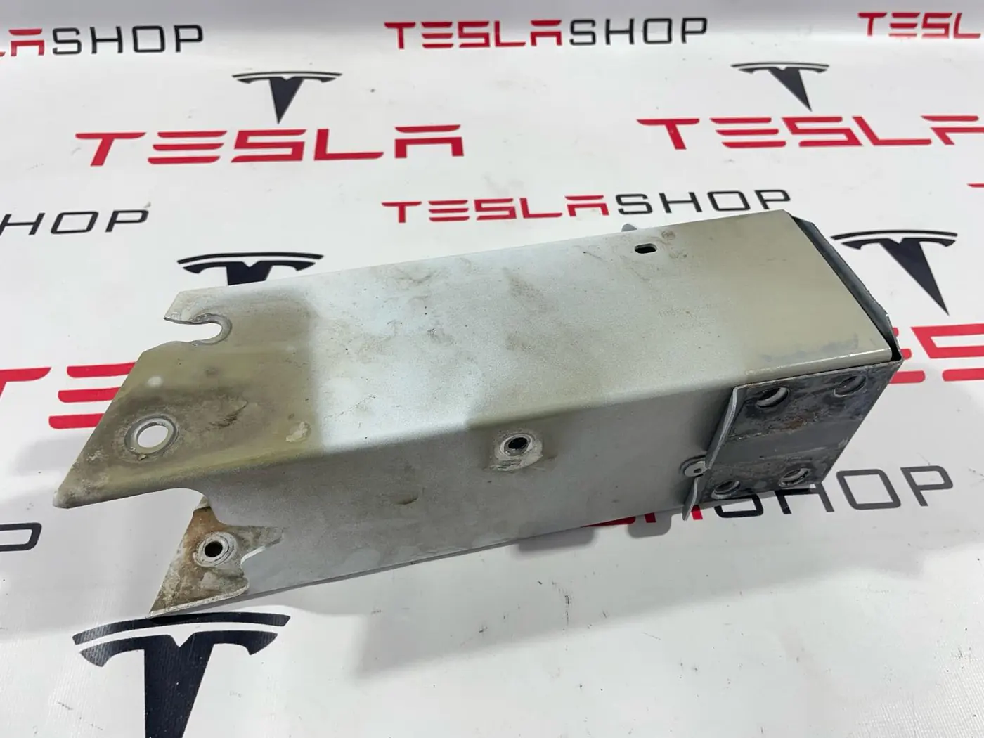 Лонжерон правый к Tesla Model 3 2019