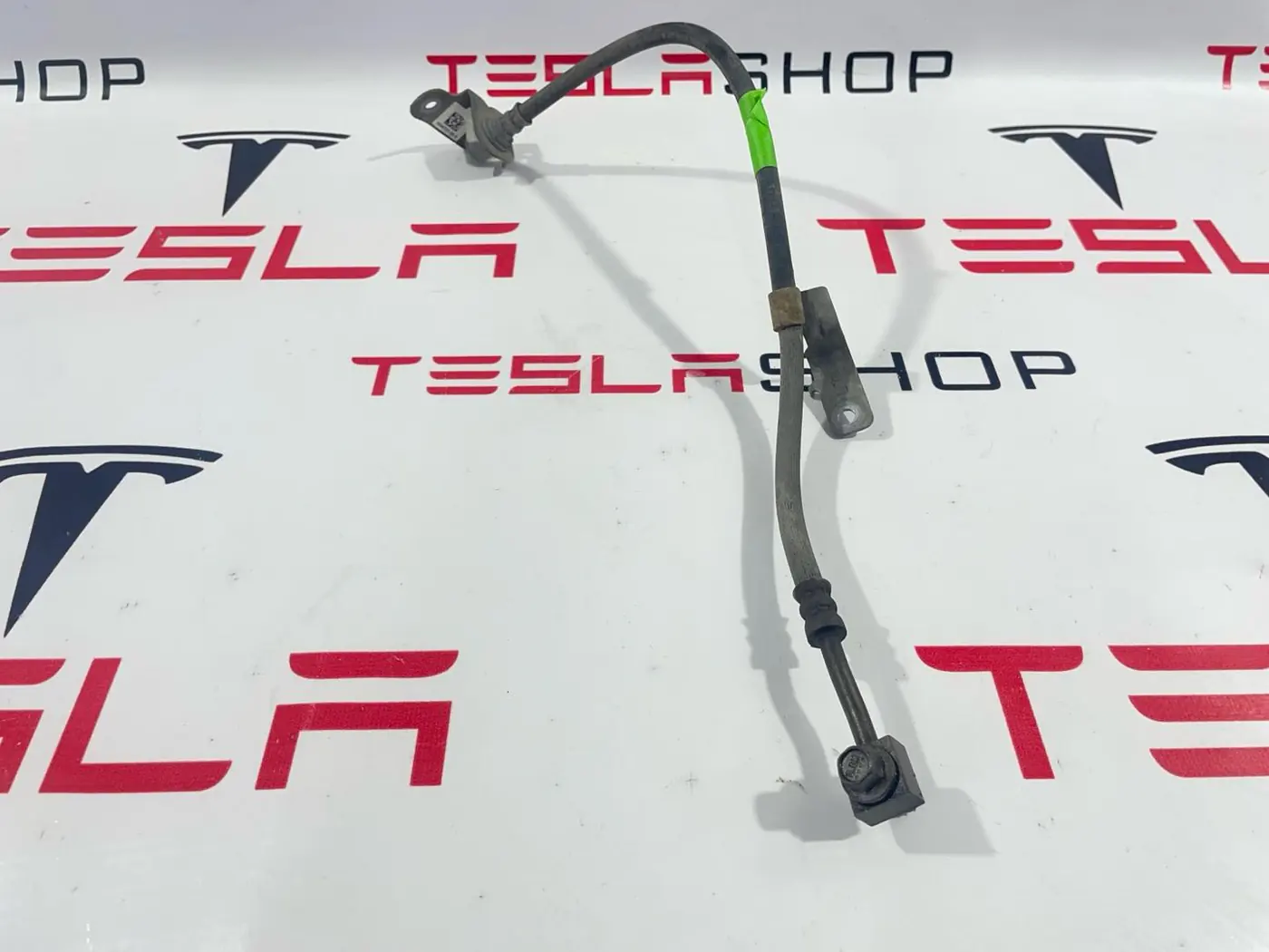 Шланг тормозной к Tesla Model 3 2019