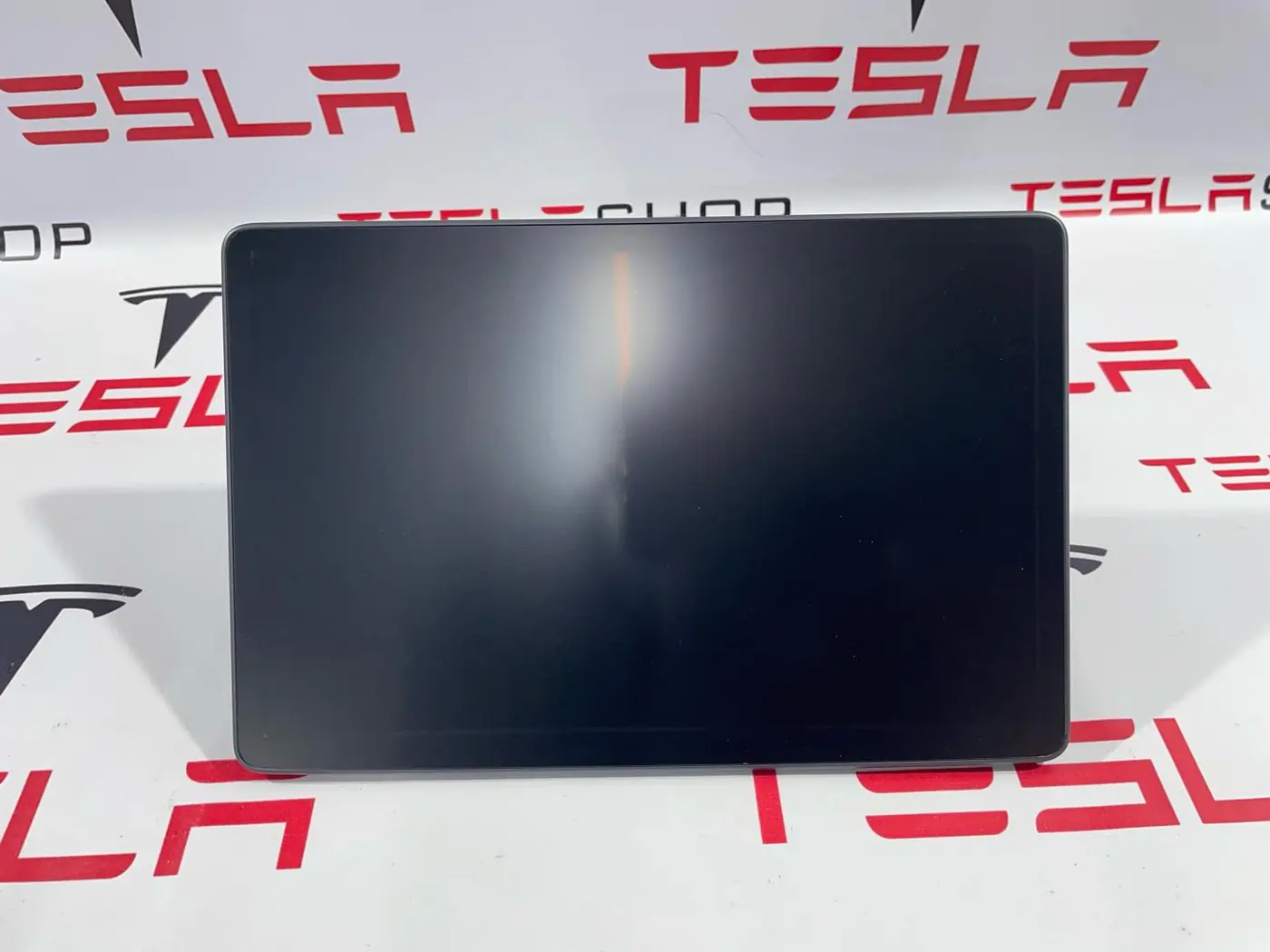 Монитор к Tesla Model 3 2019