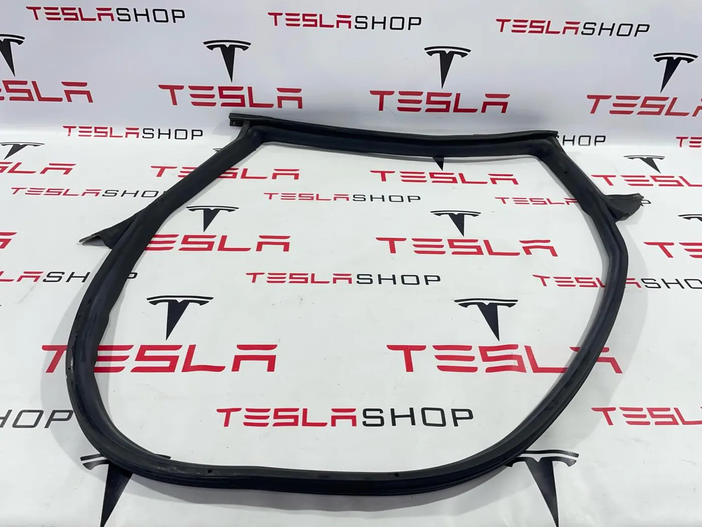 Уплотнитель к Tesla Model 3 2019